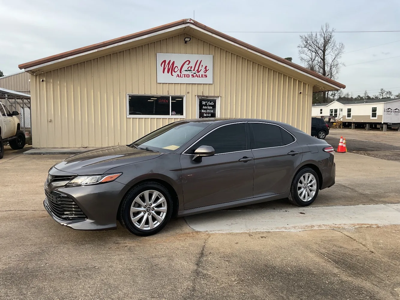 2018 Toyota Camry LE's photo